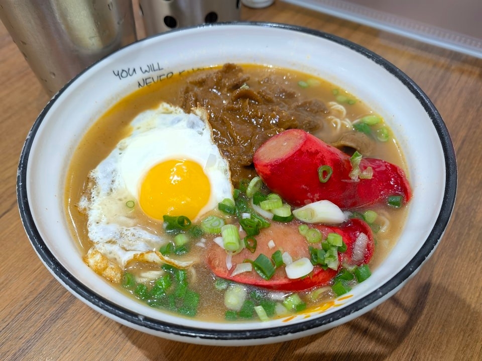 近日因疫情關係，更首度推出淨沙嗲牛肉原盒外賣，約一磅重，不過訂單很快便爆滿，因人手不足而一度暫停供應。