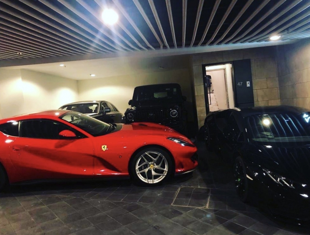 當時BSY就成日大晒奢華生活～