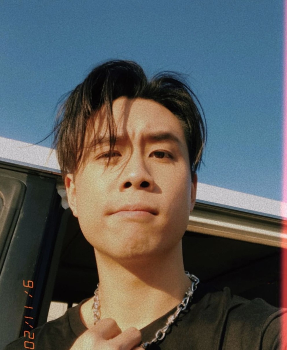 而Mag口中嘅「確診同住人」原來係ONEPROMISE鼓手Anton？！