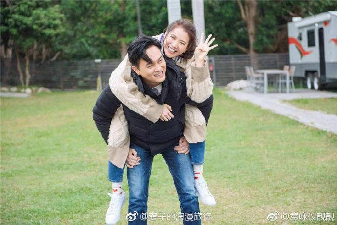 張智霖同老婆袁詠儀曾經出演唔少夫妻綜藝節目