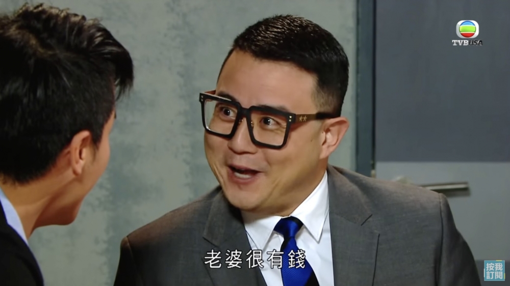 有網友表示曾見過女同事為老公申請來港,男方成日問佢攞錢搞生意,然後喺香港搵到更有錢嘅女士,跟住就同老婆離婚