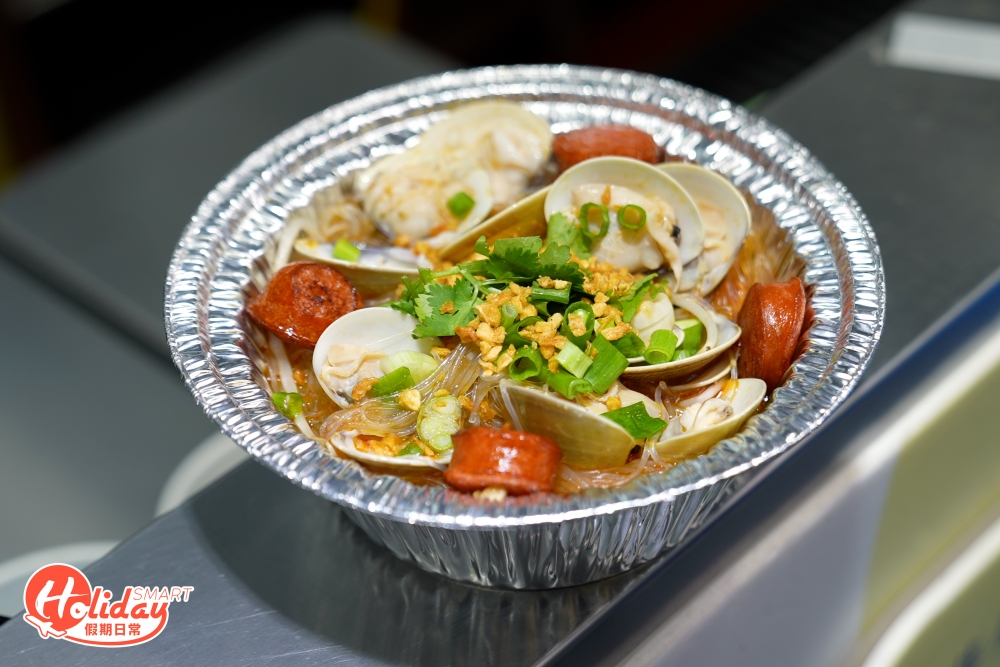 花甲粉人氣極高，每鍋即叫即煮，湯底用上自家熬足6小時的豬骨湯！