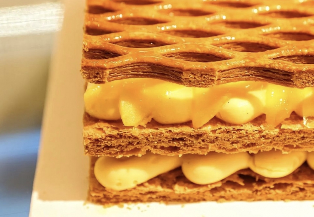 網格拿破崙有芒果和士多啤梨口味供應。