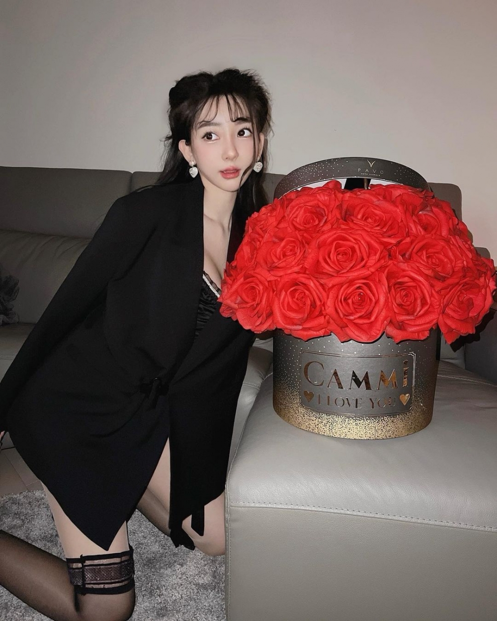 喺IG「你問我答」中回應網友問佢職業，稱自己做「Freelance」