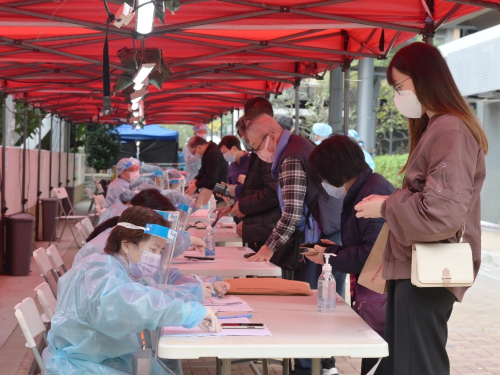 若已出現新冠病毒徵狀，如發燒、咳嗽等，切勿前往社區檢測中心或流動採樣站~