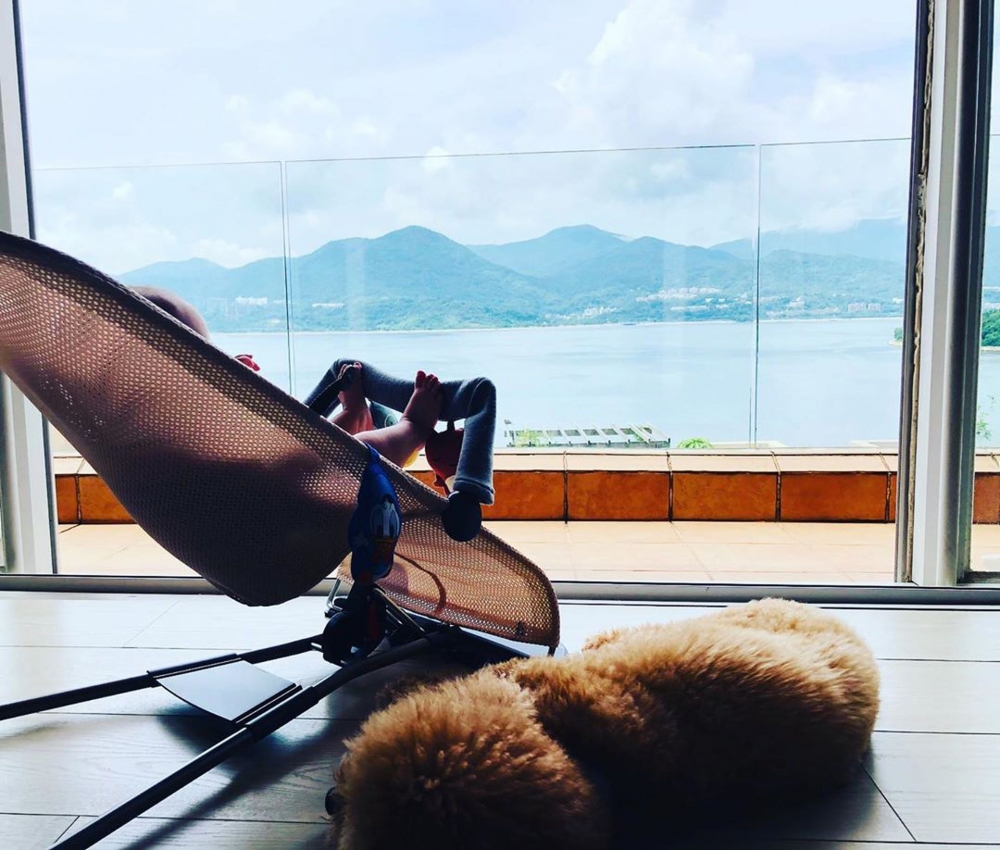 楊茜堯愛女「小珍珠」細細個已經有靚海景睇。