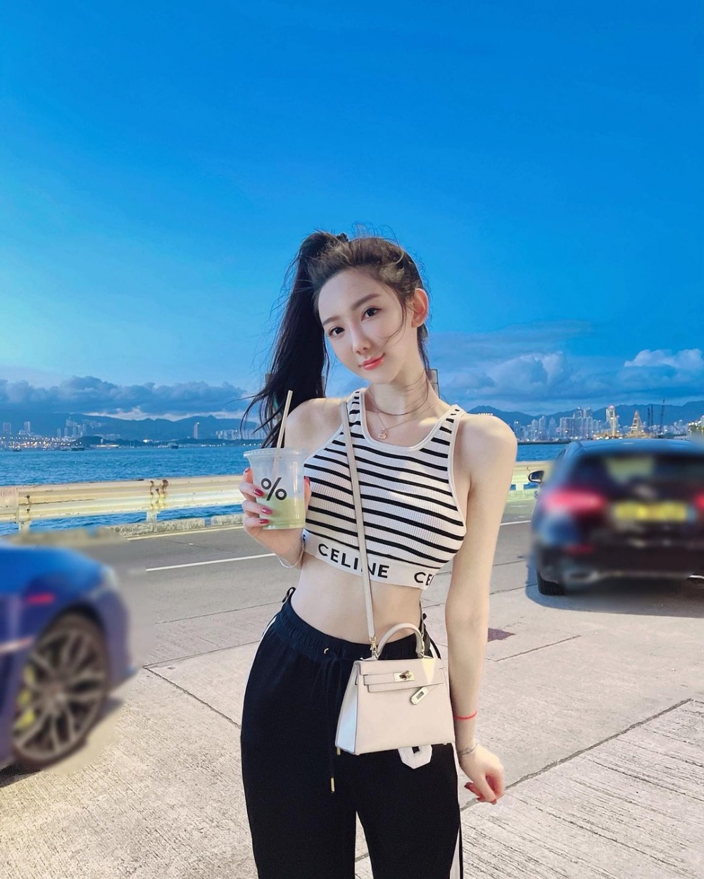 Cammi出門孭名牌袋