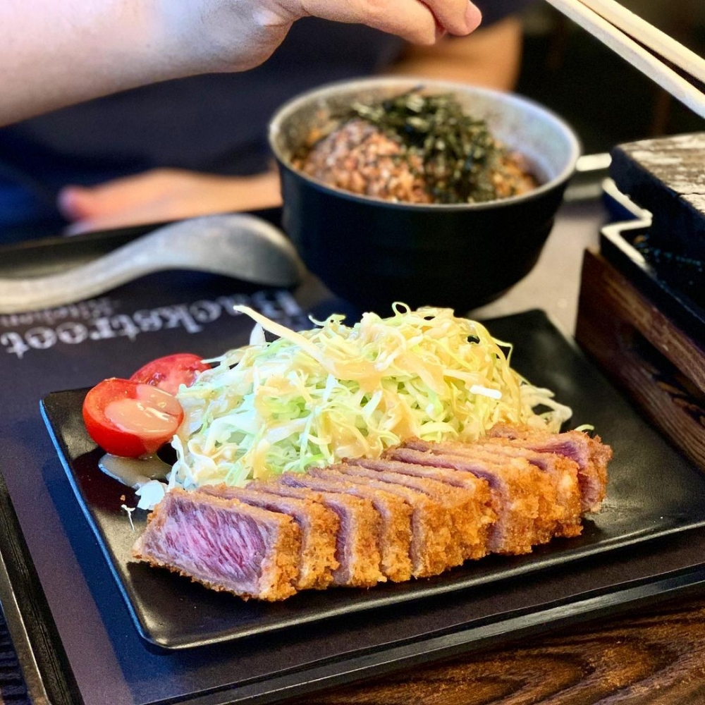 小店選用特選級（CHOICE）美國安格斯牛。