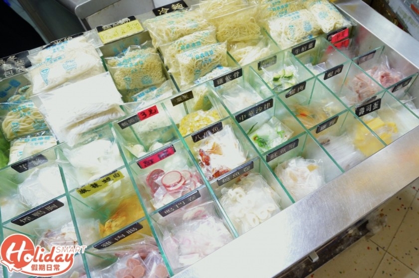 另外學生哥一放學就去新北江掃平價小食。