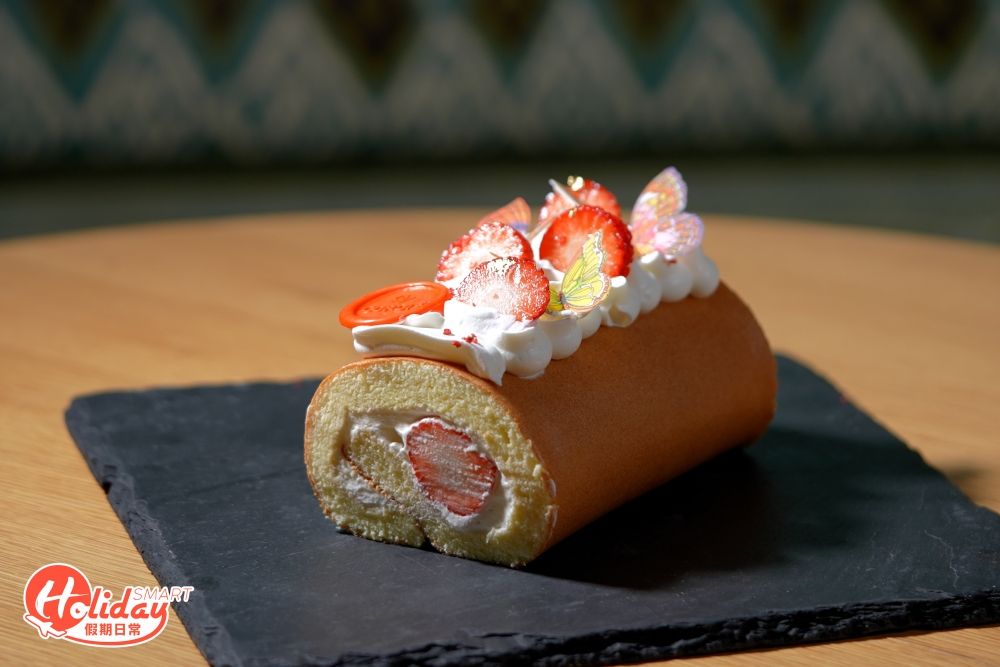 特別是製作士多啤梨忌廉卷蛋，要保留蛋糕色澤呈啡黃色，用上藍水仙低筋麵粉後，效果洽到好處。