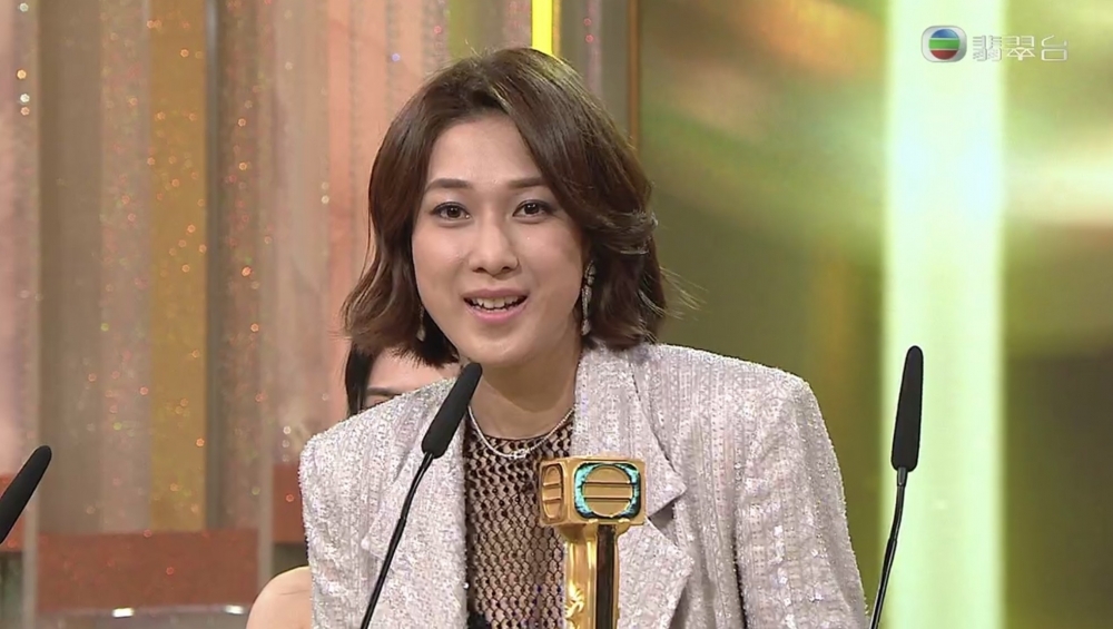 有指TVB「首席創意官」王祖藍因鍾嘉欣未能奪視后大感無癮,更拉隊北上發展。
