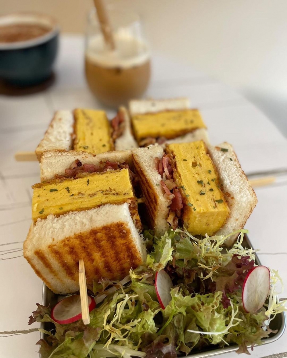 鹹食方面則推介厚切玉子燒三文治，兩個人share食，份量剛好！