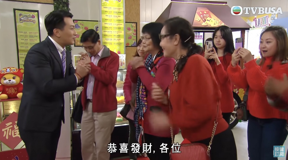 樓主表示平時都有唔少住戶送生果畀佢食