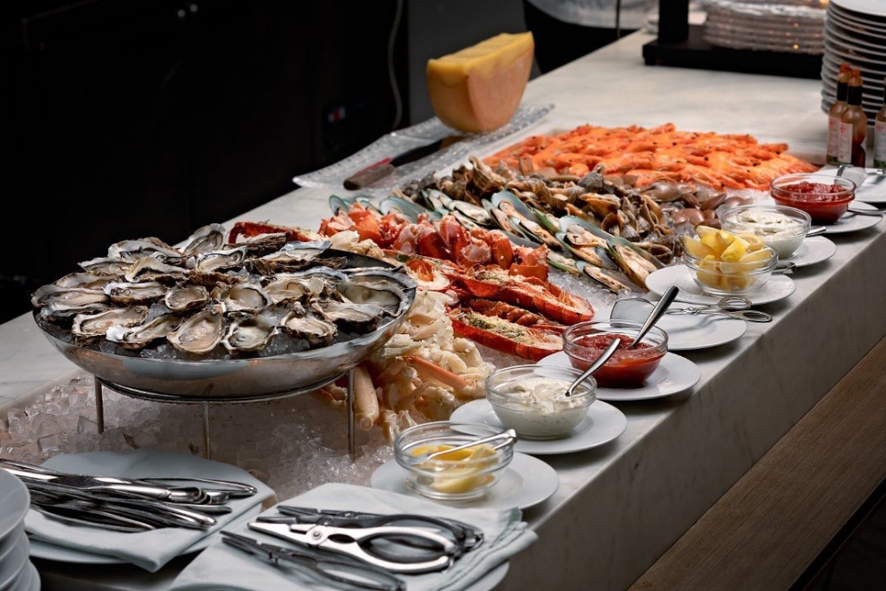 Porterhouse Seafood & Steak推出情人節早午自助餐選擇相當豐富,總共劃分兩個入座時段,只於2月12日星期六及2月13日星期日提供,每位$558。