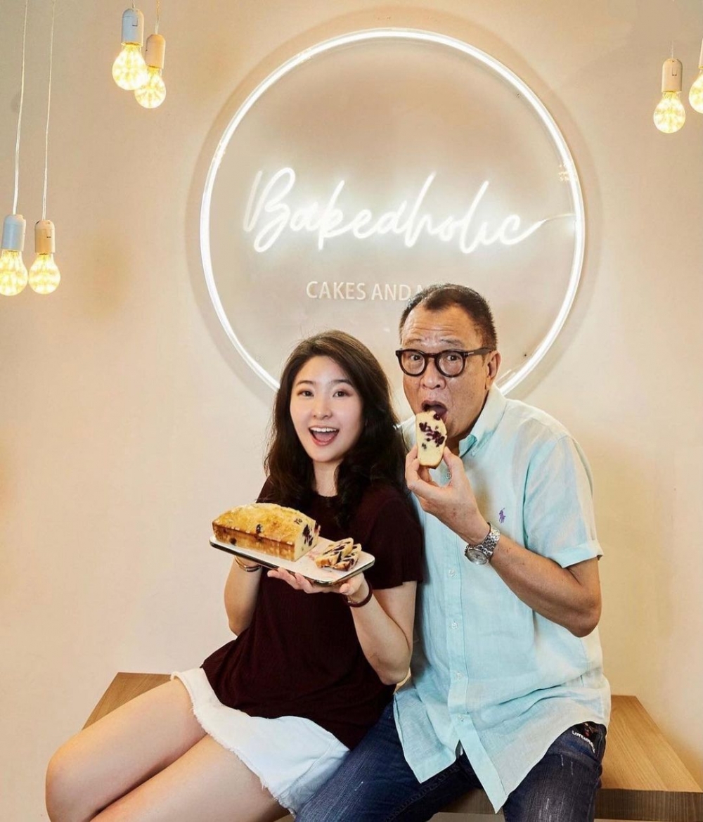許昭雄前年打本畀女兒開第一間咖啡店。