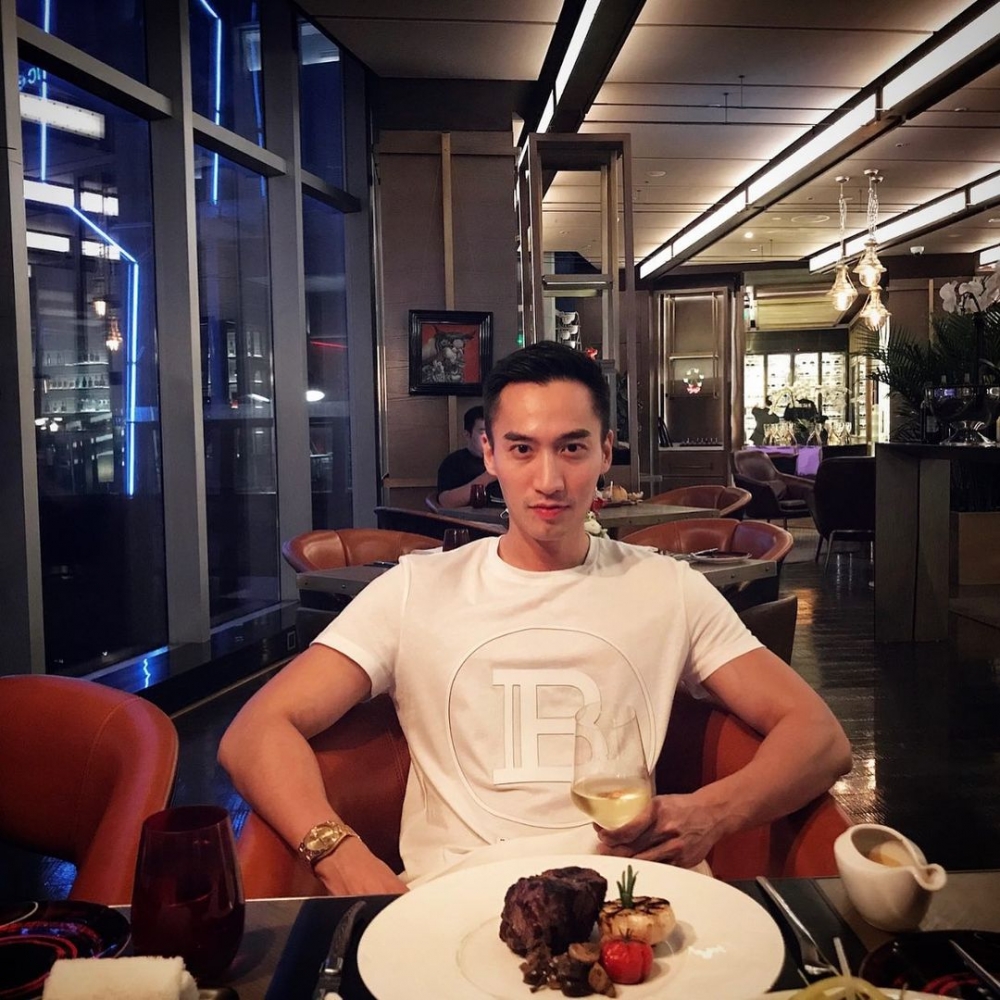 賴弘國隨後因為深受情傷而暴瘦！