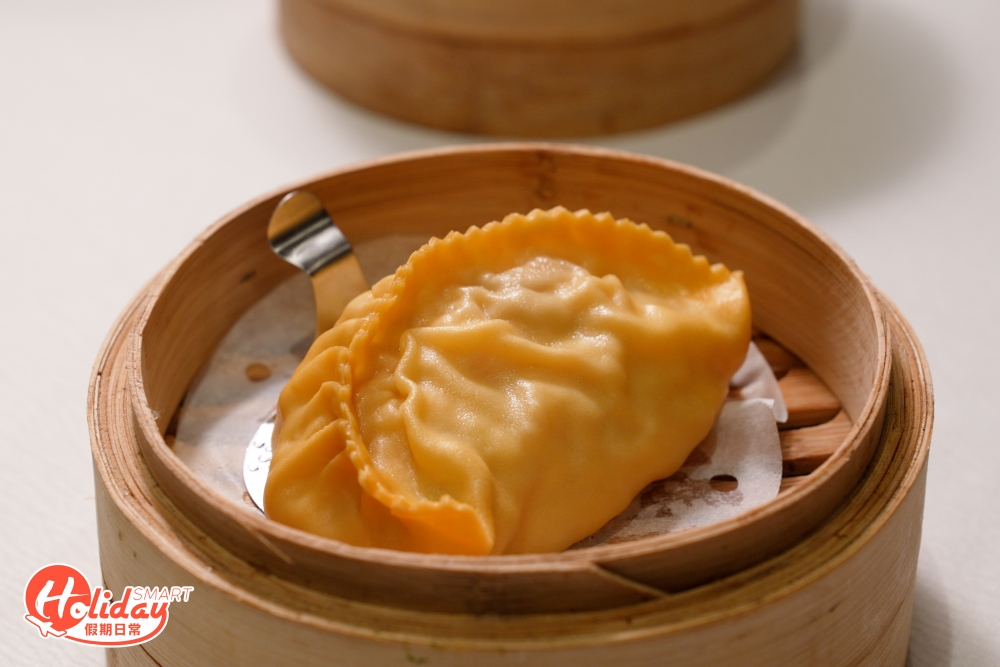 點心方面，老闆特別推介招牌灌湯餃，有別於其他酒樓的灌湯餃用明膠凝固湯汁，而是用上熬足18小時的頂湯，一咬開甘香鮮甜的湯汁隨即流出，即使待涼了，湯汁仍然清甜不會凝固。