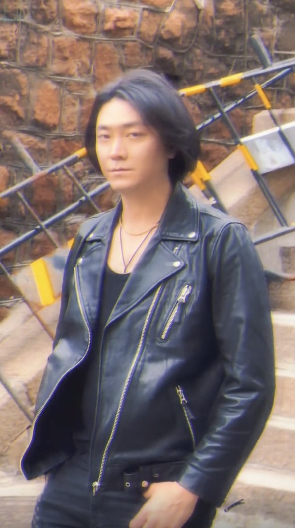 唔少香港網友直言「青島伊面」一啲都唔似鄭伊健