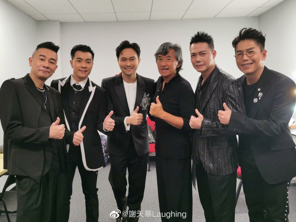 現年54歲嘅謝天華與陳小春、張智霖、林曉峰、梁漢文出演《披荊斬棘的哥哥》,於內地人氣急升