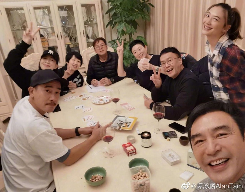 鍾鎮濤過往亦好鍾意邀請朋友去屋企作客～