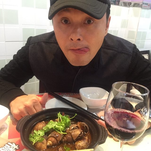 疫情下,曹永廉嘅收入大幅下降,因此決定另覓出路!
