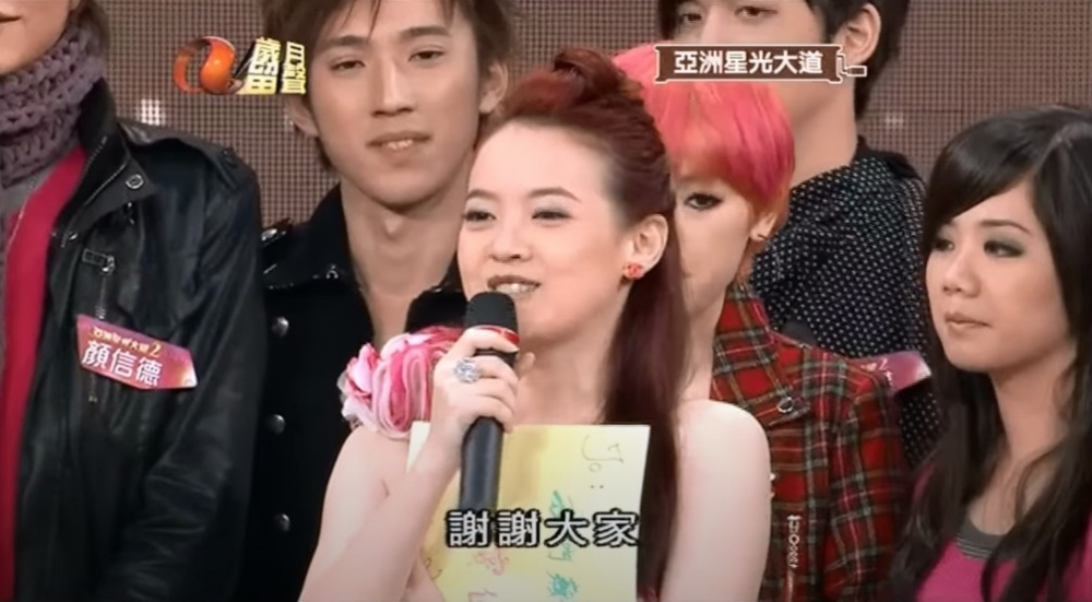 曾寶儀曾擔任ATV歌唱比賽《亞洲星光大道》主持。