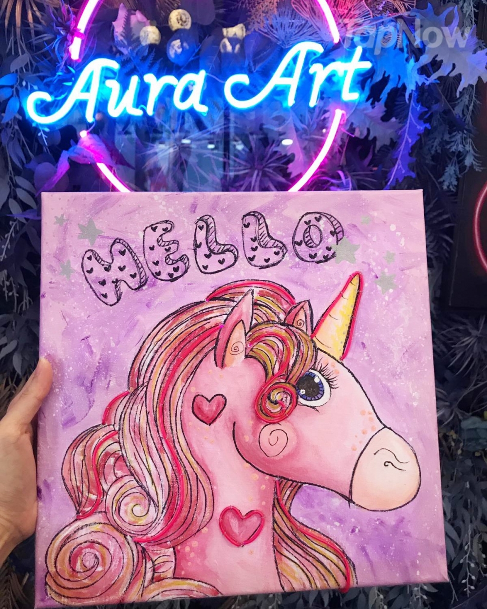 以霓虹燈油畫 製造型風格小佈置！