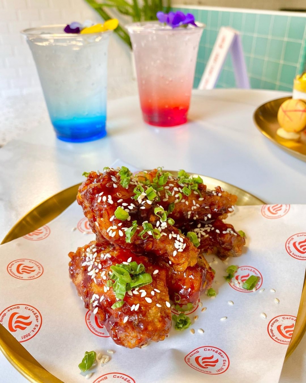 韓國食物又怎會少得了炸雞！餐廳提供三款口味的秘製炸雞。