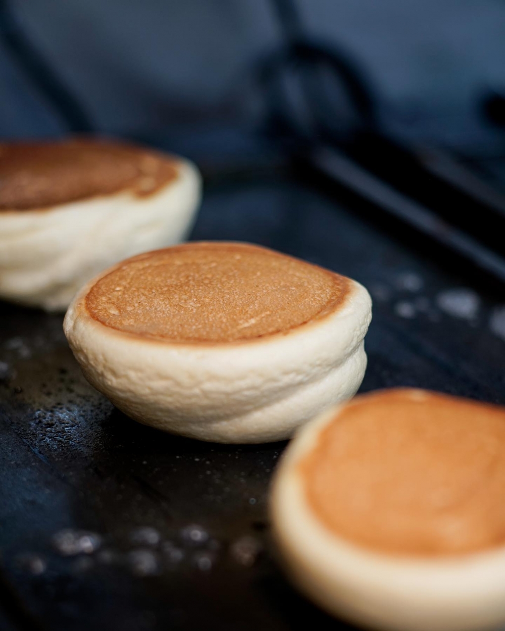 表面鋪上堅持每日人手打泡忌廉，令口感更有層次。