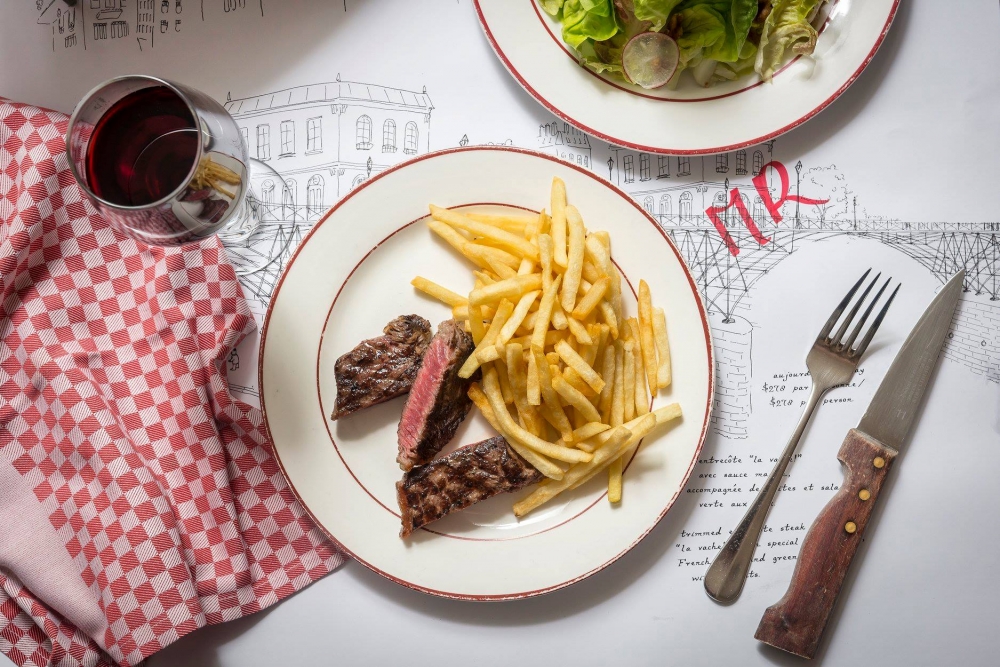 另外最吸引就是任食幼身薯條,薯條炸至金黃香脆,相當抵食。