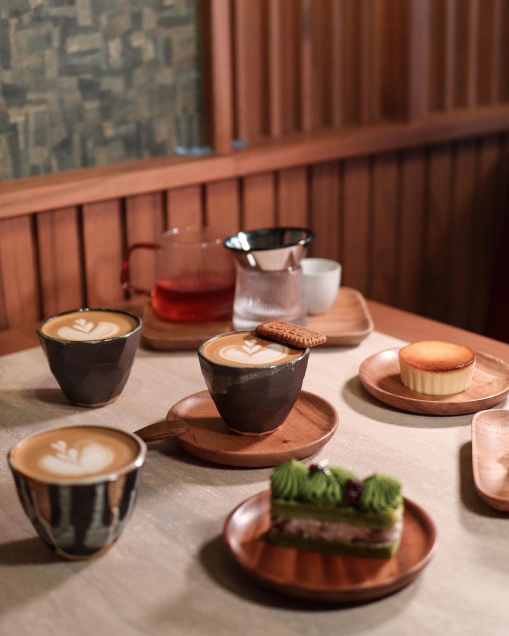 Cafe現時為試業階段，只提供少量輕食！