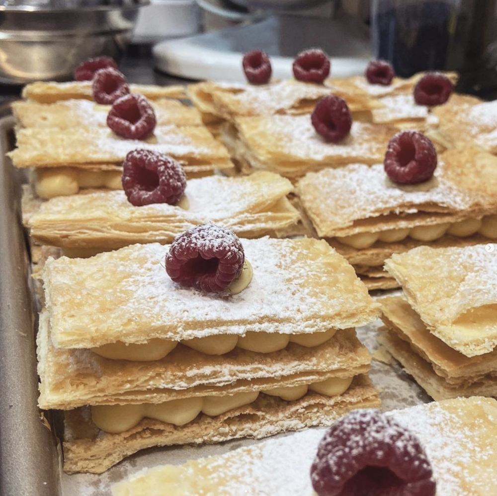 Perry堅持手工製作甜品，人氣芒果拿破崙絕對是誠意之作。