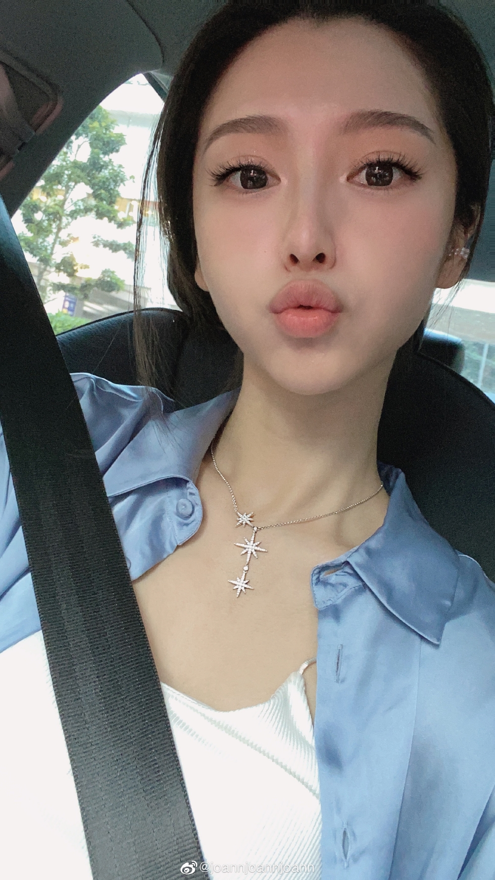 Joann Law 冧爆指:「錫女朋友的男人會發達」睇嚟十分滿意關楚耀嘅情人節禮物