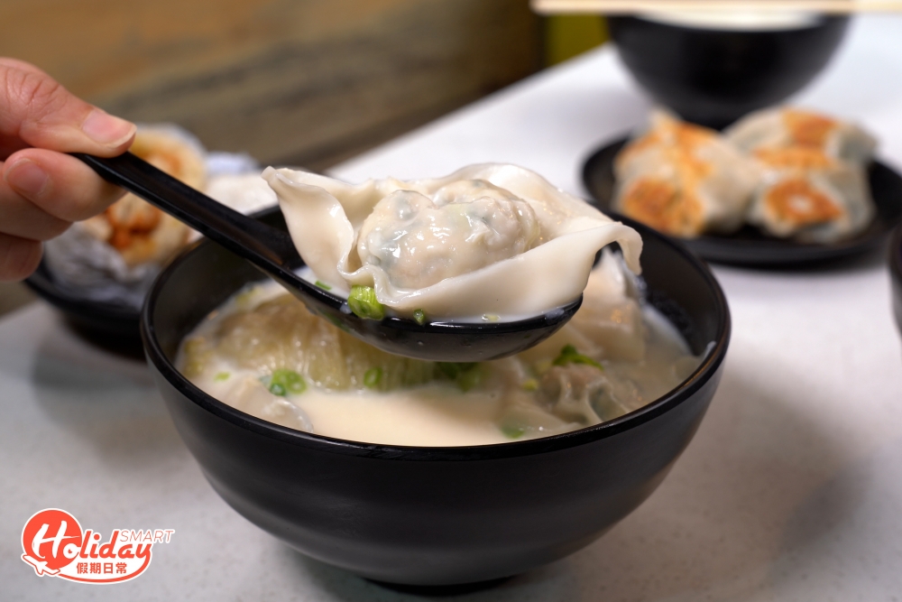 白菜豬肉雲吞烹調時間控制得好，粒粒份量十足。