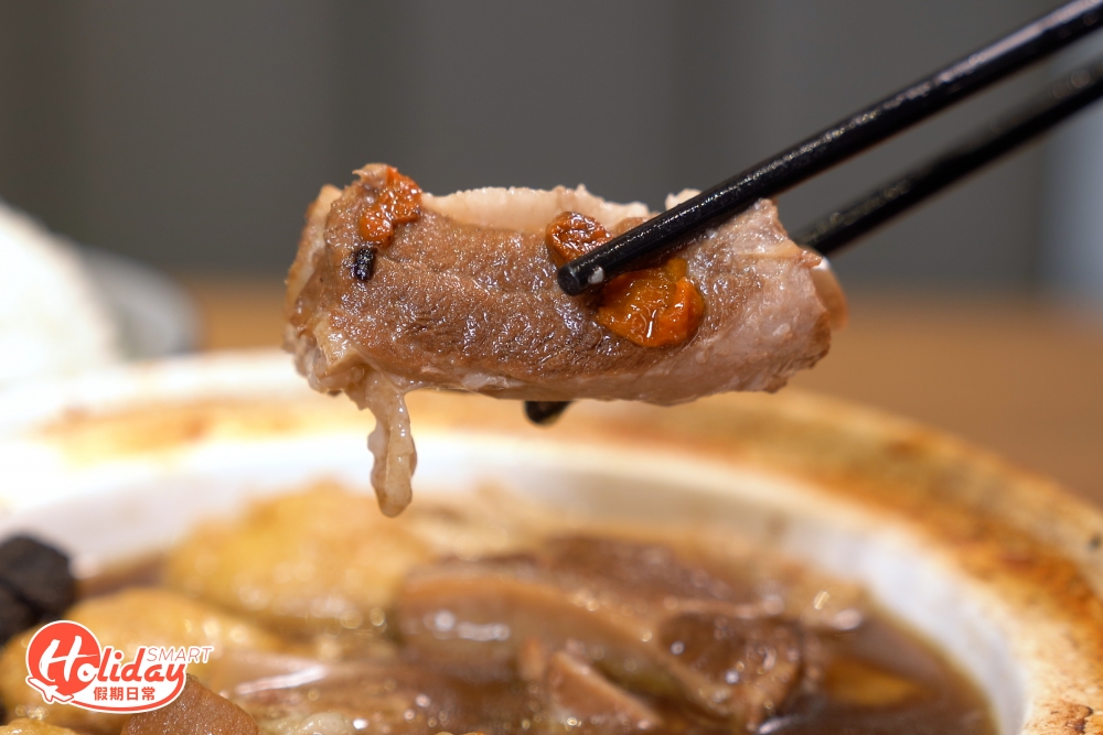 豬骨熬到軟腍入味。