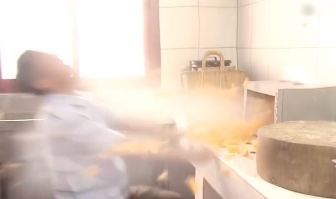 郭政鴻叮蕃薯一幕非常經典!