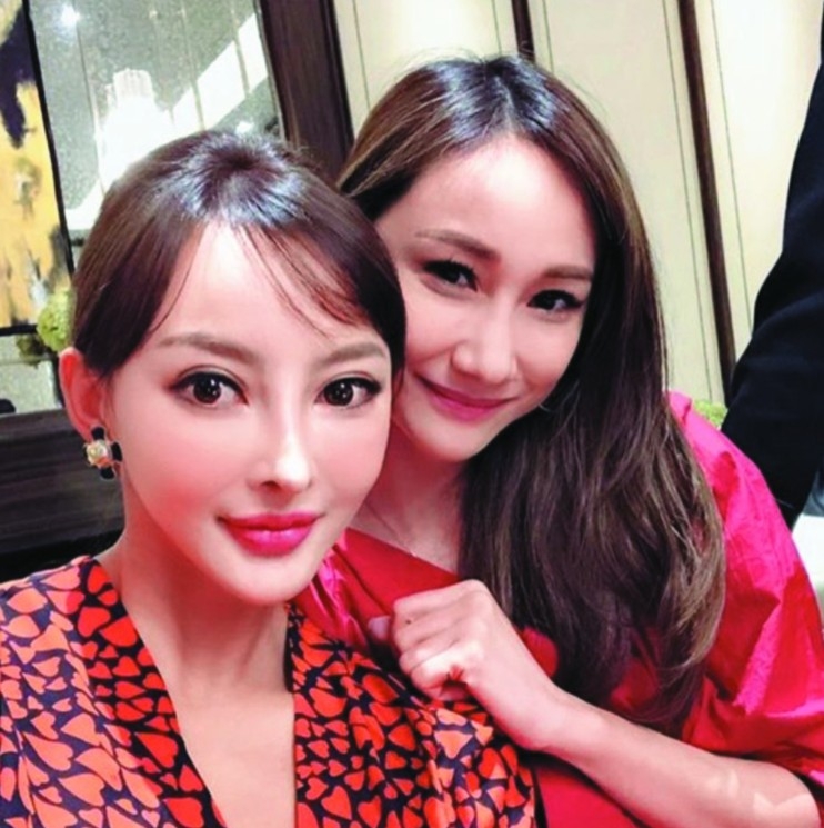 張利華（左）近年發展保險事業，仲加入「百萬圓桌」行列！