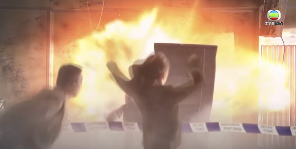 目擊爆炸場面都完好無缺!