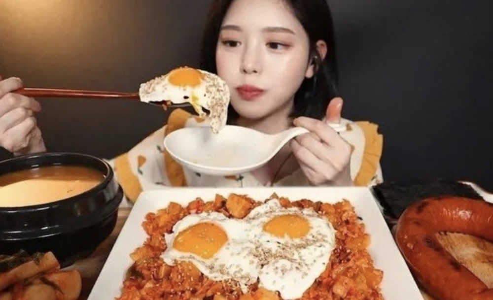 吃播深受唔少網民喜歡～