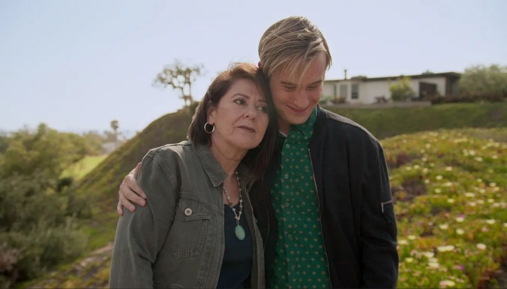 Tyler在10歲時突然感應到祖母將會去世，自此發現自己有通靈能力。