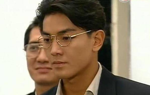 鄭伊健初出道嘅短髮造型,網民指佢無論長髮定短髮都咁好睇