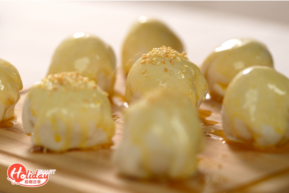 蘸上少量蛋漿於表面可令色澤更美觀!
