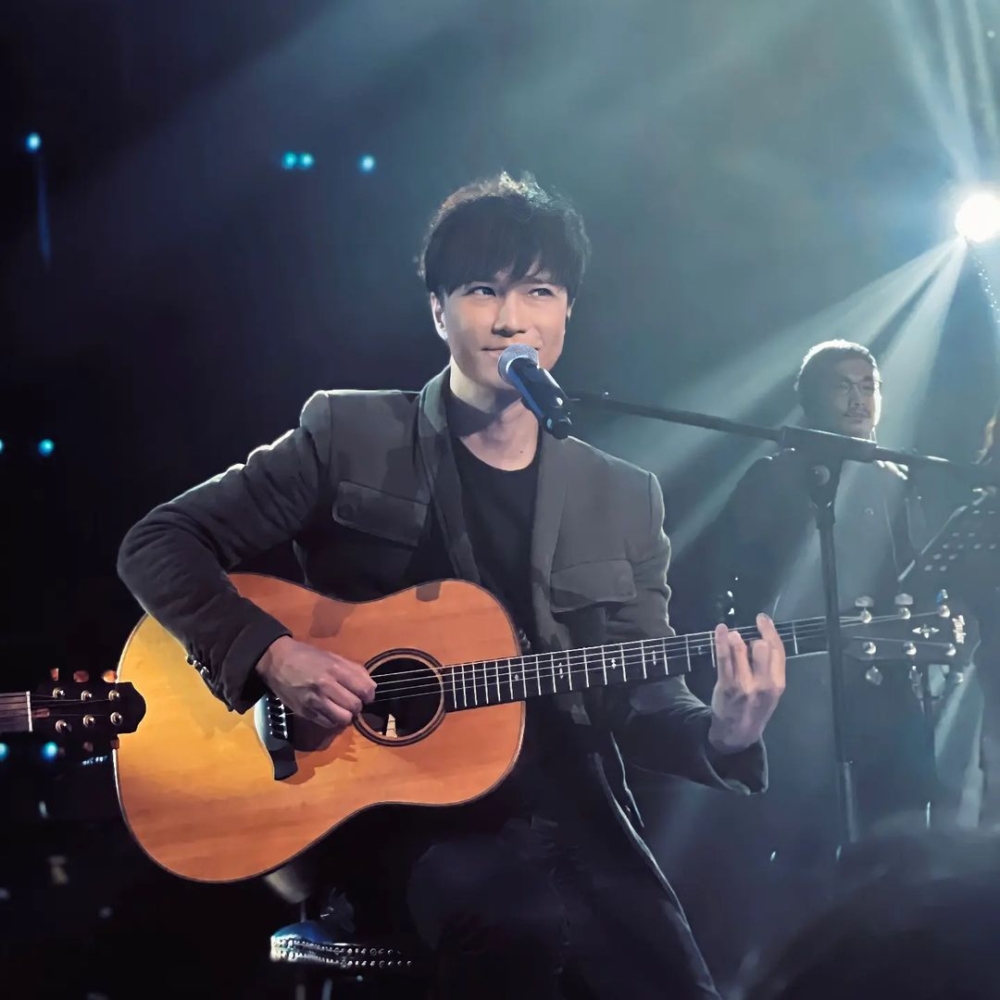 為咗賺錢，Alan更考保險牌