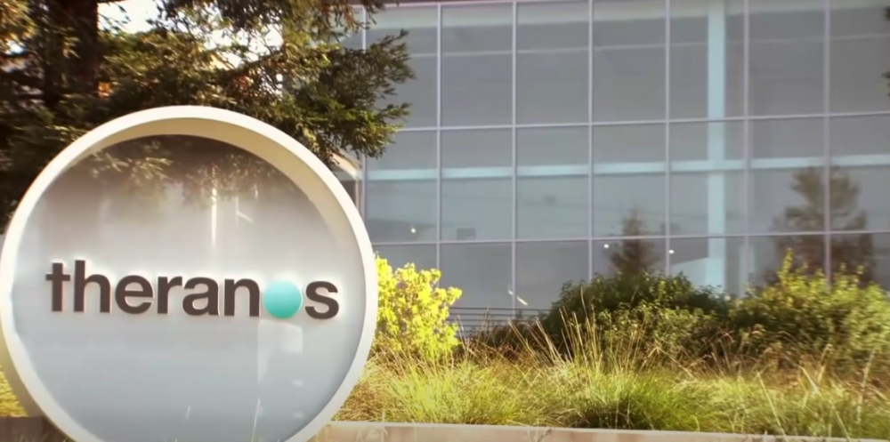 後來，佢就開設醫療科技公司「Theranos」，專門研究驗血科技！