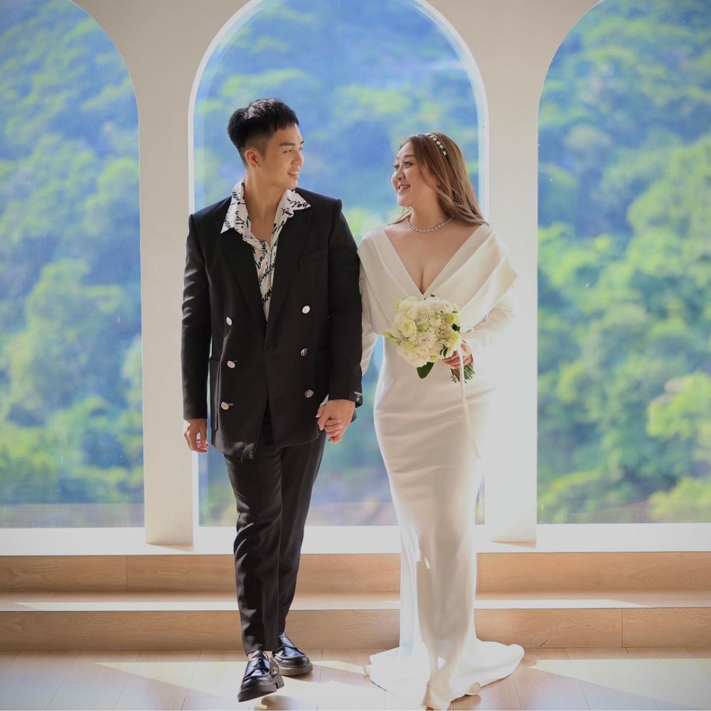 喺結婚一周年之際，伍富橋更推出新歌向老婆示愛