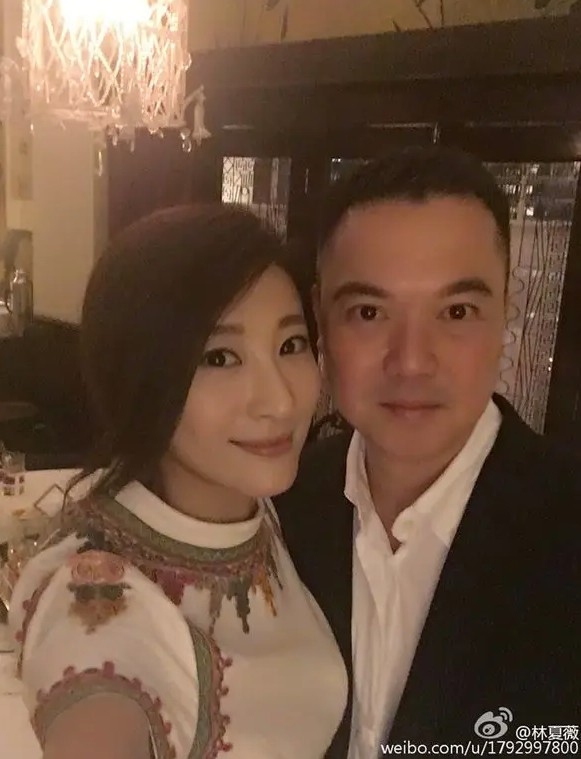 林夏薇與老公莫贊生合照。
