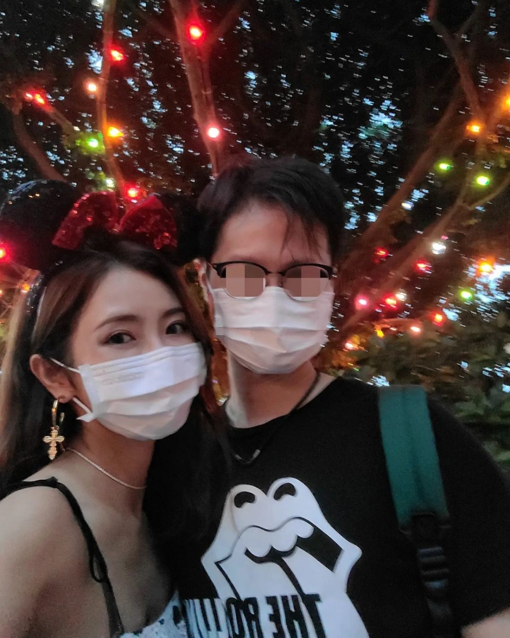 利穎怡更hashtag「#每天愛你多一些」，勁sweet。