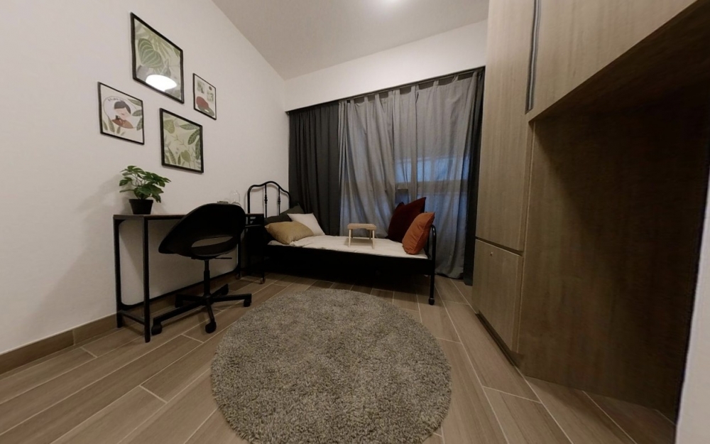 保良局讓青年人一同參與青年綠洲的籌備過程,例如與香港知專設計學院傳意設計學系合作,由學生們佈置裝飾「示範單位」。