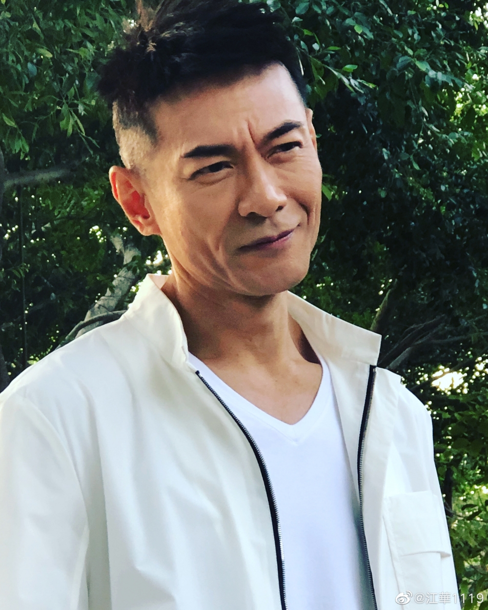 江華後來亦坦承當時真心愛上鄧萃雯,但知道做錯後努力向太太道歉!