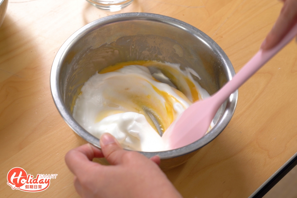 記得用切拌方式攪拌。 